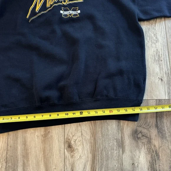Vintage University Of Michigan Wolverines Crewneck Sweatshirt Large - Picture 6 of 7